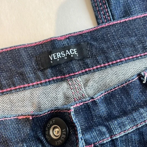 VINTAGE WOMEN'S VERSACE SPORT JEANS - Picture 4 of 6